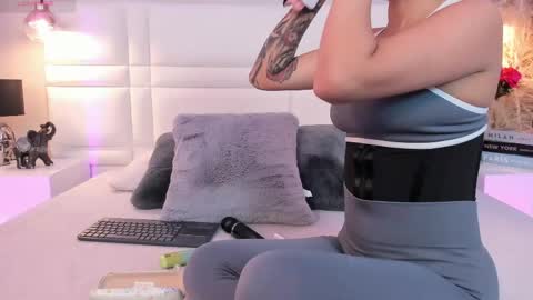 Snapshot of raquelhyde_ chatting on 21, 5, 2026 raquel Hyde online show from 21, 5, 2026