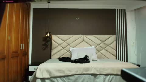 Raquel online show from 25, 2, 2025