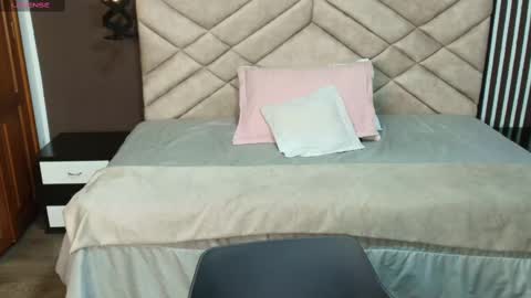 Raquel online show from 3, 3, 2025