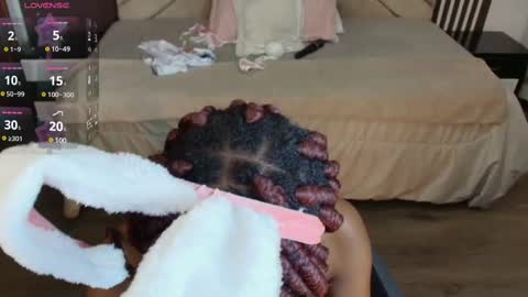 Raquel online show from 9, 3, 2025