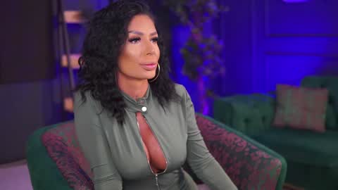 Raquelle online show from 25, 1, 2025