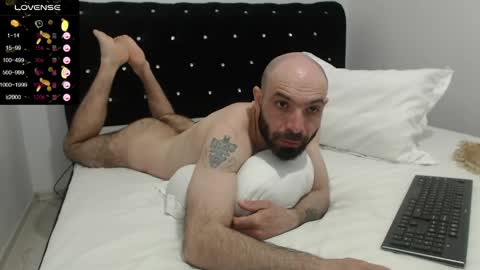 Snapshot of raul27big chatting on 19, 4, 2026 RaulWildBoy27 online show from 19, 4, 2026