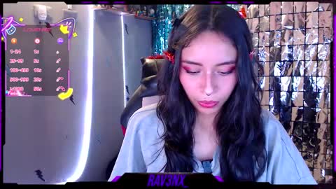   online show from 28, 10, 2025