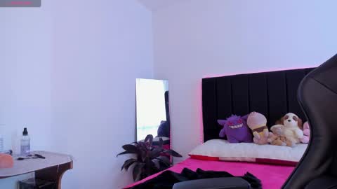 Snapshot of raven__white1 chatting on 22, 1, 2025 Raven online show from 22, 1, 2025