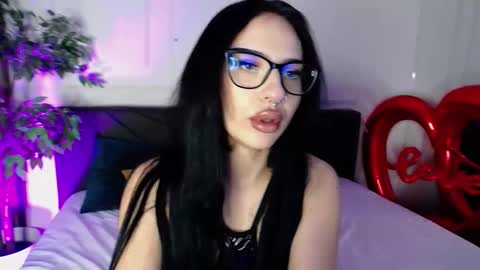 Raven Foxxy online show from 4, 3, 2026