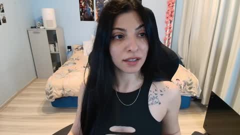 raven_haired_goddess online show from 27, 3, 2026