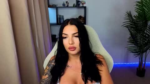 raven_inkk online show from 19, 11, 2025