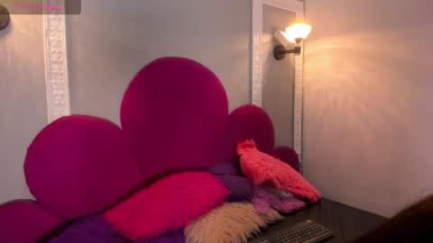Snapshot of raven_loove chatting on 22, 5, 2026 raven_loove online show from 22, 5, 2026