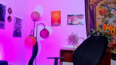 Snapshot of raven_luv chatting on 1, 4, 2026 raven online show from 1, 4, 2026