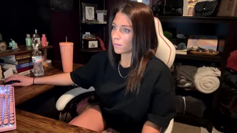 Snapshot of raven_ravish chatting on 11, 3, 2025 raven_ravish online show from 11, 3, 2025