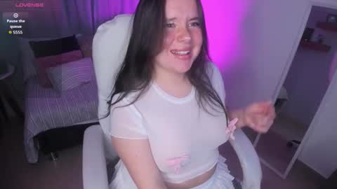 Snapshot of raven_sweeteyes chatting on 7, 3, 2026 Raven online show from 7, 3, 2026