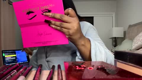 Snapshot of raventhebigbodybitch chatting on 28, 1, 2025 raventhebigbodybitch online show from 28, 1, 2025