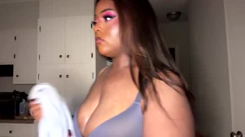 Snapshot of raventhebigbodybitch chatting on 8, 2, 2025 raventhebigbodybitch online show from 8, 2, 2025