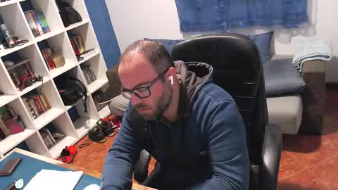 ravingr3d3 online show from 19, 11, 2025