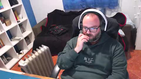 ravingr3d3 online show from 15, 12, 2025