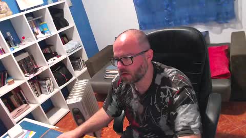 Snapshot of ravingr3d3 chatting on 19, 4, 2026 ravingr3d3 online show from 19, 4, 2026
