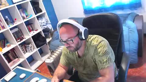 Snapshot of ravingr3d3 chatting on 24, 4, 2026 ravingr3d3 online show from 24, 4, 2026
