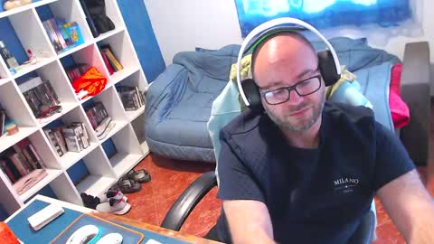 Snapshot of ravingr3d3 chatting on 6, 5, 2026 ravingr3d3 online show from 6, 5, 2026