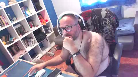 Snapshot of ravingr3d3 chatting on 29, 5, 2026 ravingr3d3 online show from 29, 5, 2026