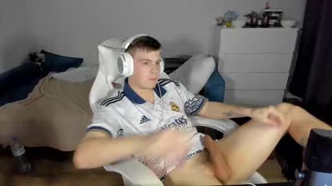 Snapshot of ray_hill chatting on 2, 10, 2025 Ray online show from 2, 10, 2025