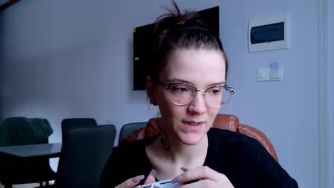 Snapshot of ray_lol chatting on 14, 12, 2025 Ray-Ray online show from 14, 12, 2025