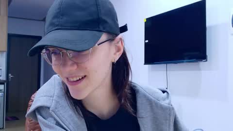 Snapshot of ray_lol chatting on 7, 1, 2026 Ray-Ray online show from 7, 1, 2026