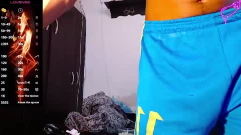 Snapshot of raydevil_ chatting on 8, 1, 2025 Rayn online show from 8, 1, 2025