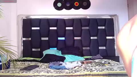 Snapshot of raydevil_ chatting on 27, 1, 2025 Rayn online show from 27, 1, 2025