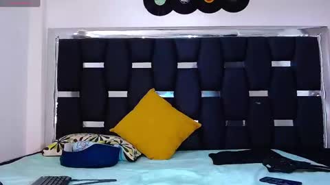 Snapshot of raydevil_ chatting on 10, 2, 2025 Rayn online show from 10, 2, 2025