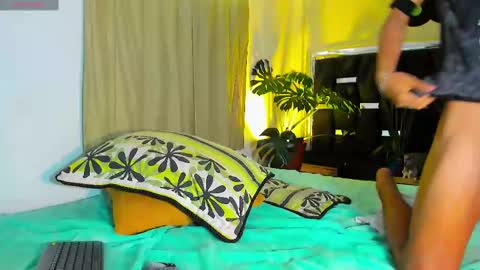 Snapshot of raydevil_ chatting on 21, 2, 2025 Rayn online show from 21, 2, 2025