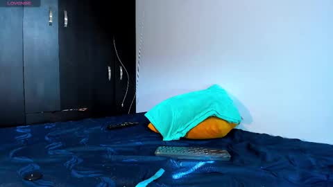 Snapshot of raydevil_ chatting on 2, 3, 2025 Rayn online show from 2, 3, 2025