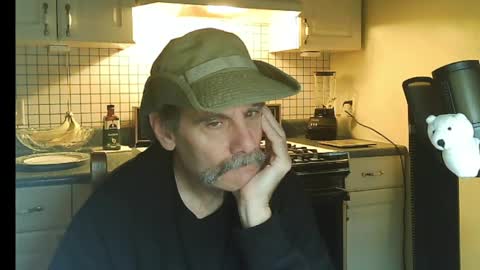 Snapshot of raylene4u2 chatting on 22, 4, 2026 Ray online show from 22, 4, 2026