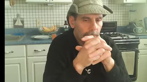 Snapshot of raylene4u2 chatting on 4, 5, 2026 Ray online show from 4, 5, 2026