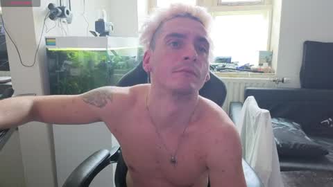 Rayzel White online show from 20, 5, 2026