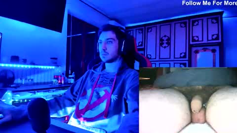 Snapshot of rcomi4 chatting on 18, 11, 2025 rcomi4 online show from 18, 11, 2025