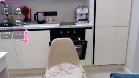 Hayley  online show from 4, 12, 2024