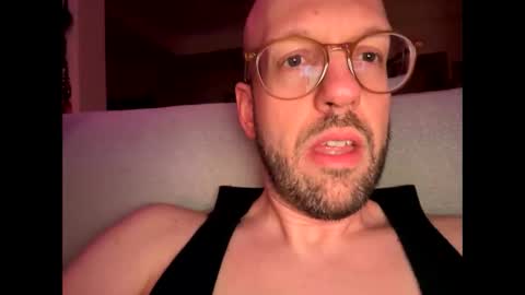 HugeSecret online show from 3, 5, 2026