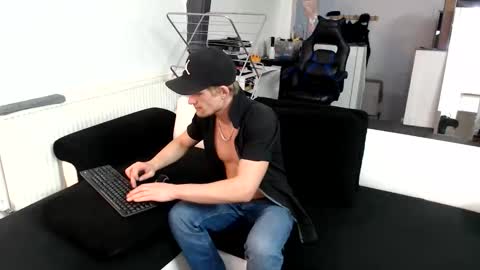 Snapshot of reallyman7 chatting on 21, 3, 2026 Ask me online show from 21, 3, 2026
