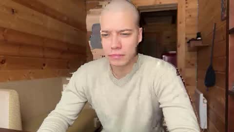 Snapshot of realsupermichael chatting on 27, 4, 2026 AliceEve online show from 27, 4, 2026
