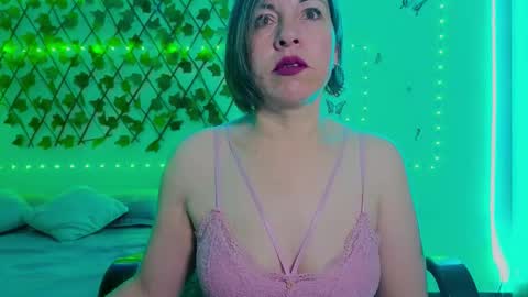 Rebbeca online show from 5, 11, 2025