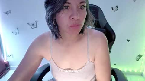 Snapshot of rebbeca09 chatting on 1, 5, 2026 Rebbeca online show from 1, 5, 2026