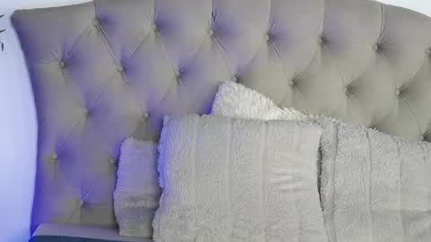 rebbeccaray online show from 2, 2, 2026