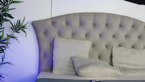 rebbeccaray online show from 4, 2, 2026