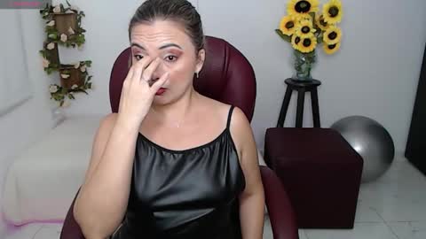 Snapshot of rebeca_milf chatting on 17, 3, 2026 REBECA online show from 17, 3, 2026