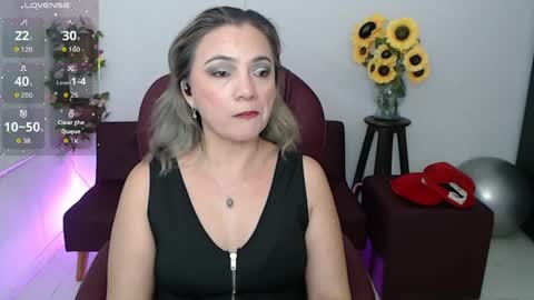 Snapshot of rebeca_milf chatting on 14, 4, 2026 REBECA online show from 14, 4, 2026