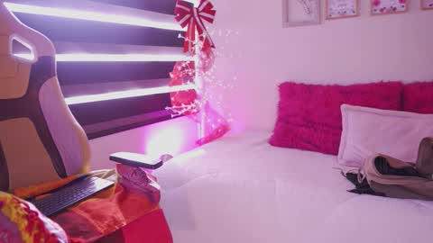 Snapshot of rebecah_1 chatting on 16, 12, 2025 Rebeca online show from 16, 12, 2025