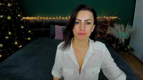 rebecca_diamonds online show from 9, 1, 2025