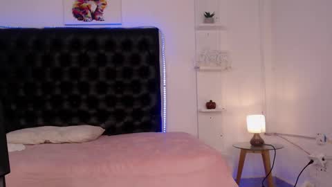 Snapshot of rebecca_jenner chatting on 11, 1, 2025 rebecca_jenner online show from 11, 1, 2025