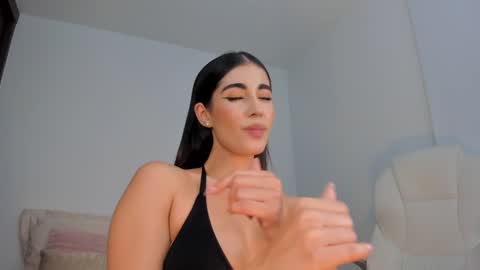 Snapshot of rebeccabaxter chatting on 5, 12, 2024 Rebecca online show from 5, 12, 2024