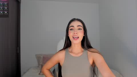 Snapshot of rebeccabaxter chatting on 8, 2, 2025 Rebecca online show from 8, 2, 2025